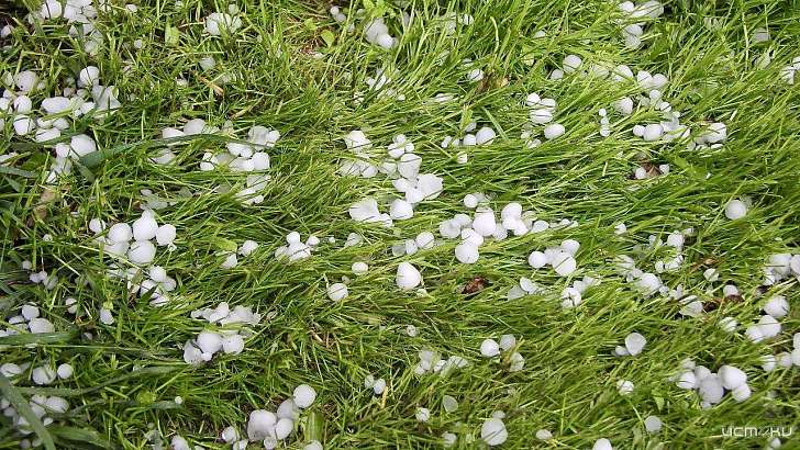 Метеопредупреждение: на Орловщину вновь обрушатся порывистый ветер и град