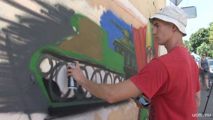 О создании граффити на фасадах орловских зданий — в прямом эфире Ретро FM