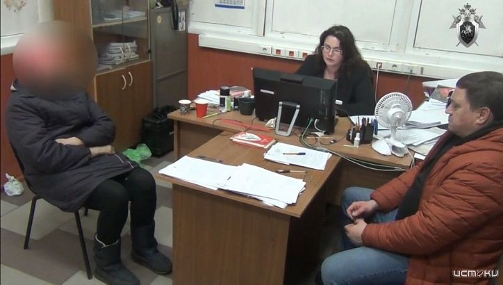 В Орловском муниципальном округе местная жительница заключена под стражу по обвинению в убийстве знакомого 
