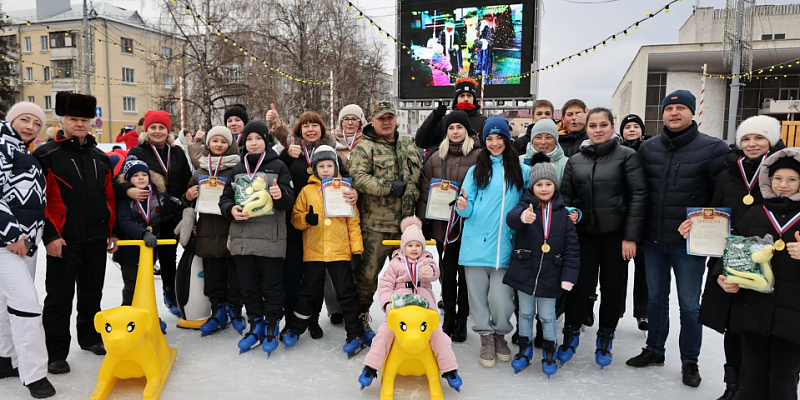 Для семей участников СВО провели новогоднюю спортивную эстафету