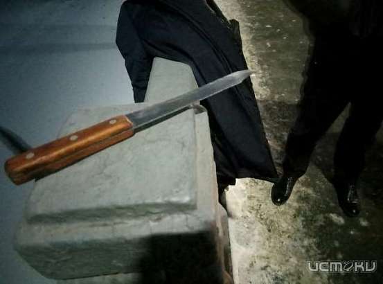 Нож и одежда на мосту: фото с места ЧП в Советском районе Орла