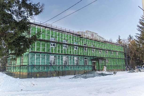 Капремонт должанской поликлиники продолжается