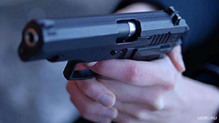 Амчанин с пистолетом ворвался в офис кредитной организации