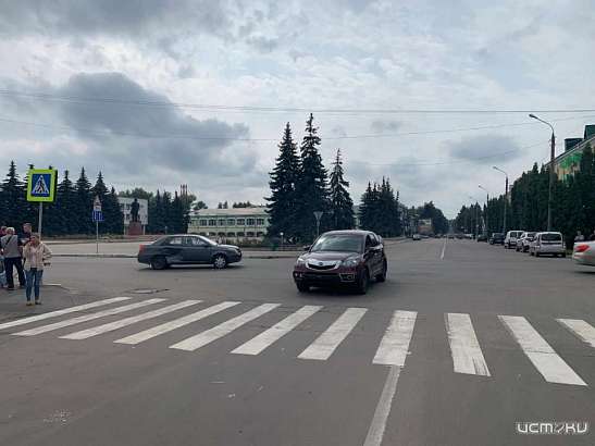 Во Мценске в аварии пострадала пенсионерка