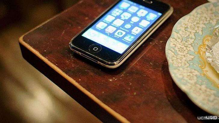 20-летний орловчанин украл у школьника телефон