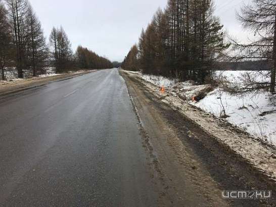 Автомобиль опрокинулся, съехав с трассы Орловской области 