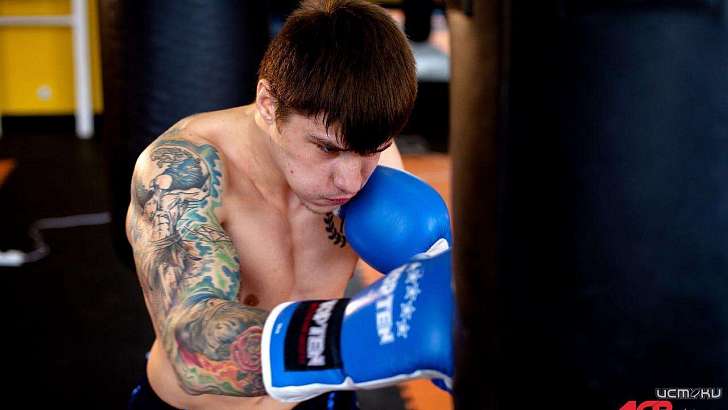 Влад Туйнов создаст новогоднюю игрушку в эфире Ретро FM Орел