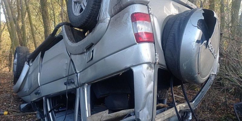 Накануне "УАЗ" угодил в кювет и перевернулся