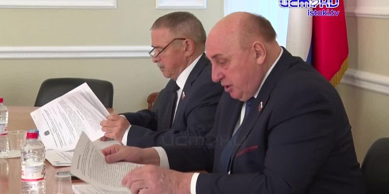 Важные законодательные инициативы обсудили вчера в Орловском облсовете.