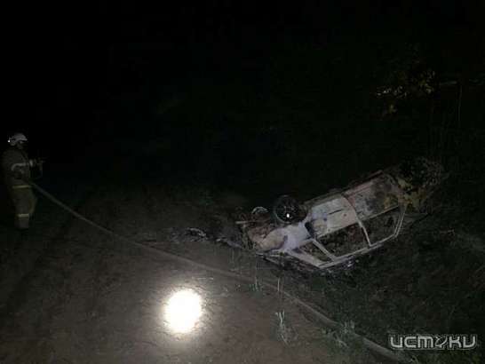 В Орловской области дотла сгорел автомобиль с водителем
