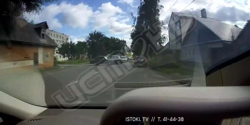 Видео: в Орле случилось очередное ДТП, которого можно было избежать