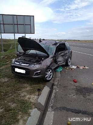 Две легковушки не смогли разъехаться на перекрестке дорог на Орловщине