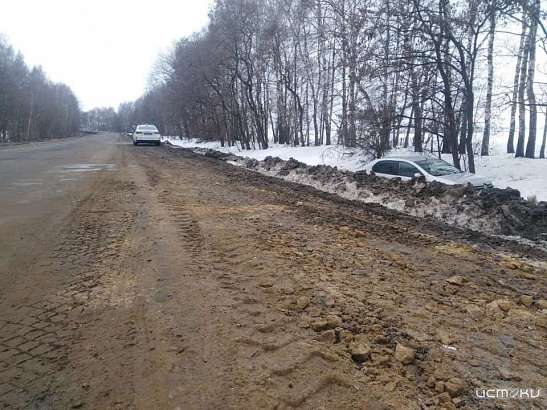 На Орловщине «Рено Логан» улетел в кювет