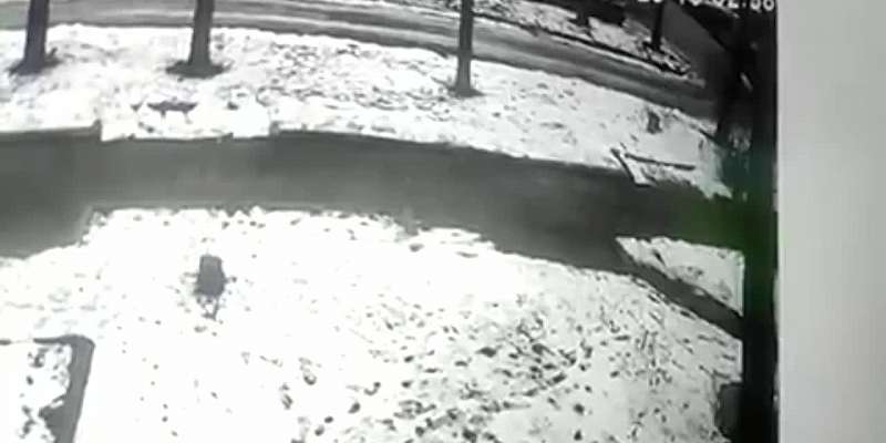 В Орле в Железнодорожном районе неизвестные украли качели с детских площадок