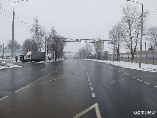 Под Орлом водитель грузовика на зебре сбил женщину  Под Орлом водитель грузовика на зебре сбил женщину