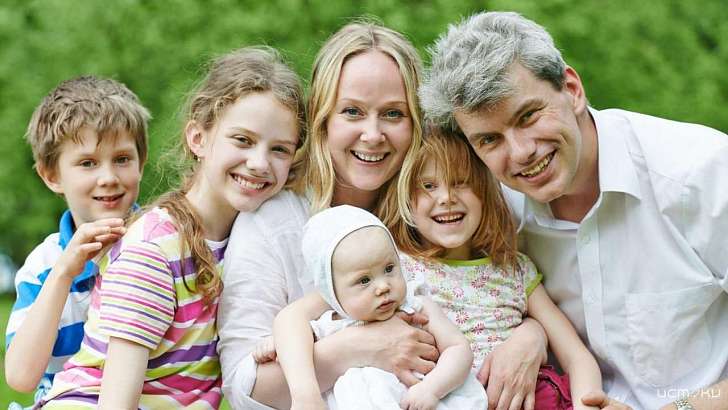 Орловские многодетные семьи получат памятные медали ко Дню матери