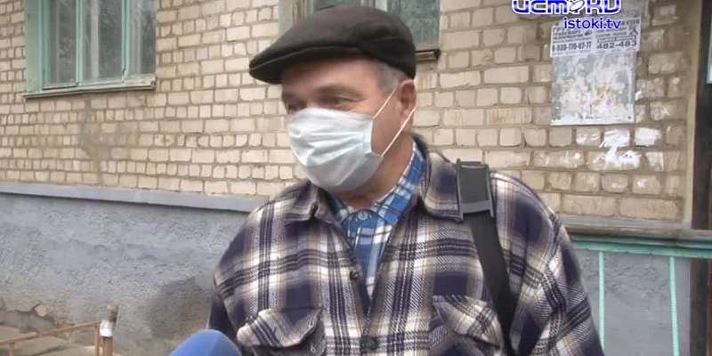 «Время читать»: орловские волонтеры РЖД помогают пенсионерам скрасить досуг