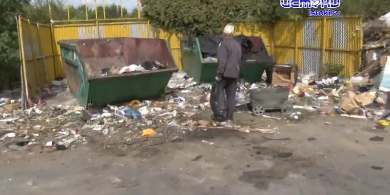 Губернатор Клычков борется с мусором. Мусор побеждает.