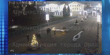 Вандала привлекла елка в центре Орла. Экспресс - новости.