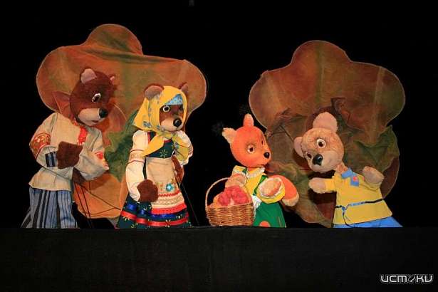 «Три медведя» выступят на сцене театра кукол