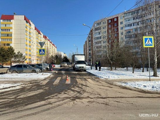 Во Мценске кроссовер сбил пенсионерку на зебре