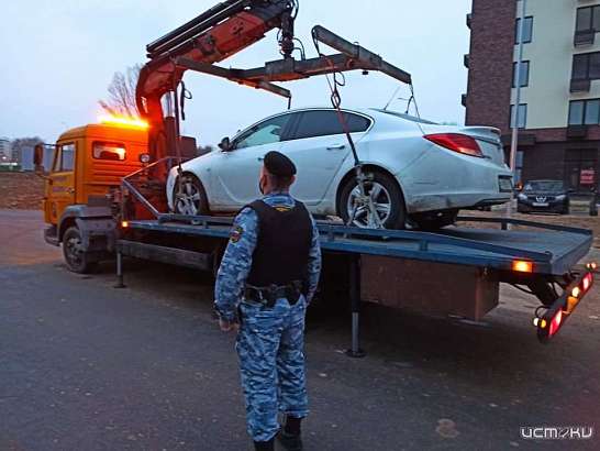За долги у орловчанина изъяли Land Rover