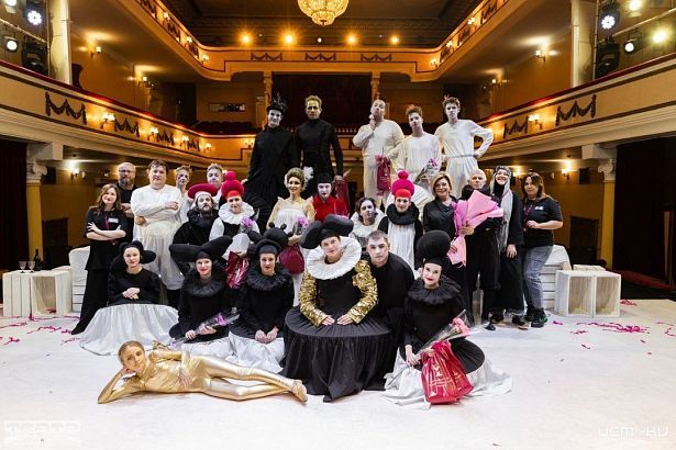 Триумф "Свободного пространства" Триумф "Свободного пространства"