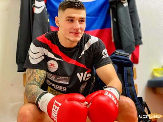 Орловский Бриллиант Владислав Туйнов подписал контракт с промоутерской компанией Glory