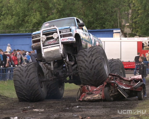 Автокаскадёры удивили орловских зрителей