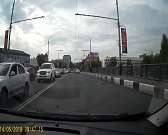 Видео: в Орле водитель внедорожника объехал пробку по встречке