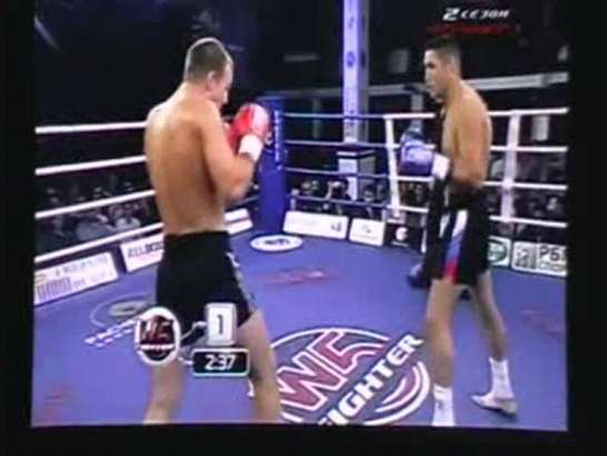 Кикбоксеры празднуют победы на турнире W5 FIGHTER