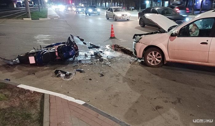 Сезон мото-ДТП открыт: в Орле на перекрестке не разъехались «Лада» и мотоцикл