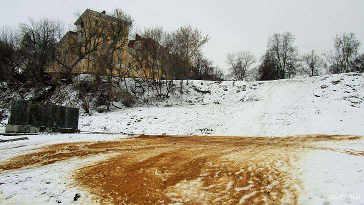 Орловчанам запретили кататься с горок на «Дворянке» и возле спасательной станции