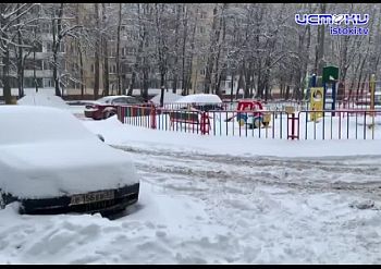 Кому в радость, а кому играет на нервах. Снегопад накрыл Орел, коммунальщики убирать его не торопятся