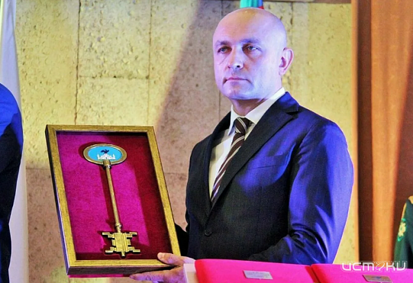 Мэр Парахин отнес себя к волевым управленцам