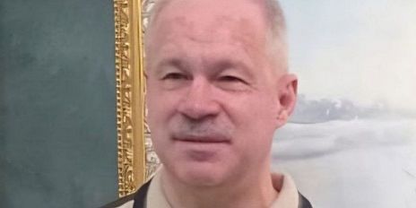 Орловский меценат Олег Карпиков подарил детям села Ломовец новую игровую площадку