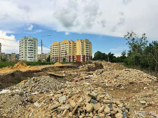 После жалоб орловчан уберут стихийную свалку возле «Линии»