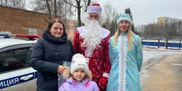 Сотрудники МО МВД России «Мценский» присоединились к Всероссийской акции «Полицейский Дед Мороз»