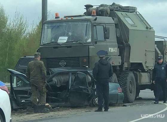 В Орле водитель ВАЗ 2110 отправлен в больницу после ДТП с военным грузовиком В Орле водитель ВАЗ 2110 отправлен в больницу после ДТП с военным грузовиком