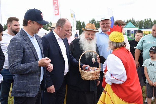 Мценский район отметил 97-летие яркими сельскими традициями