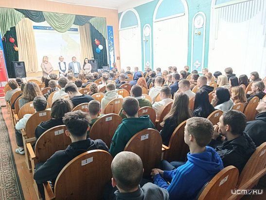 Студентов двух техникумов в Орловской области познакомили с основными железнодорожными профессиями