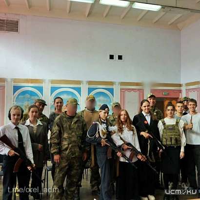 В Орле в школе №37 им. Дважды Героя Советского Союза Маршала Катукова прошёл «Урок мужества» с членами народной дружины «Бригада Катукова»