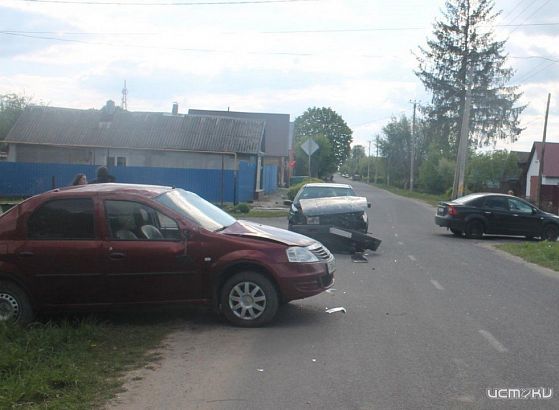 В г. Дмитровске Орловской области молодая водитель спровоцировала ДТП