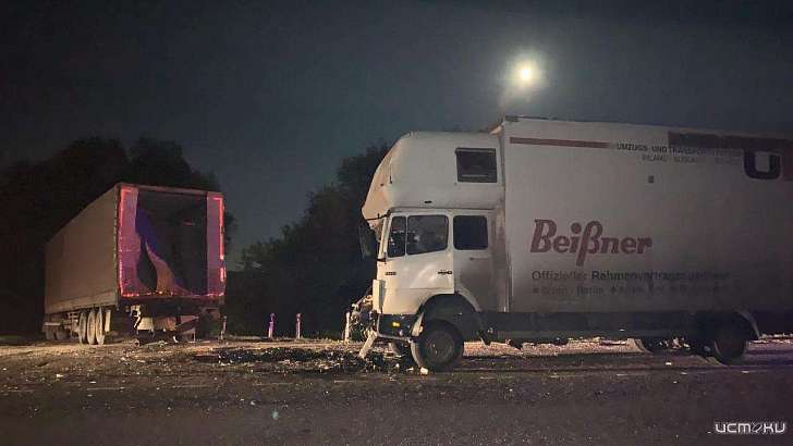 Двое мужчин пострадали при столкновении фур на орловской трассе