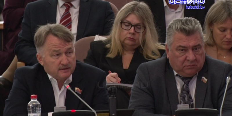 Катастрофа с строительством школ и обвинения в профнепригодности