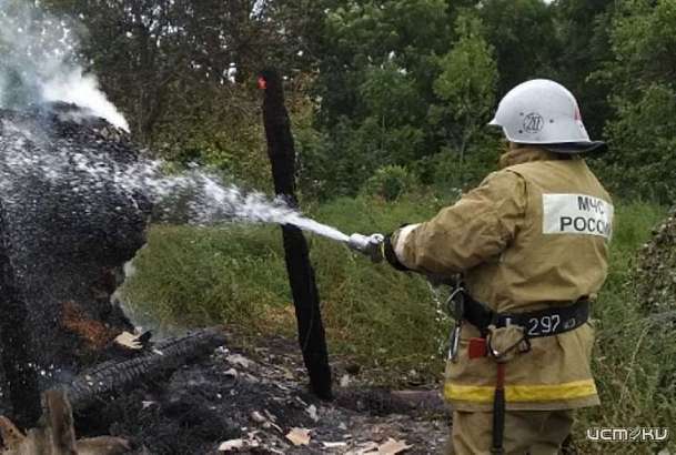 Под Орлом на берегу Оки дотла сгорел «Сузуки»