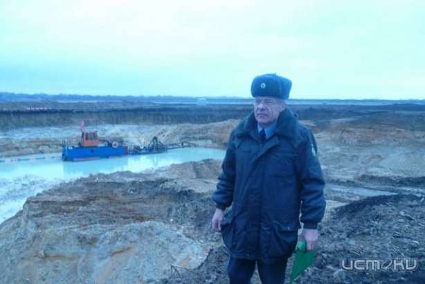 В Кромском районе найден незаконный песчаный карьер