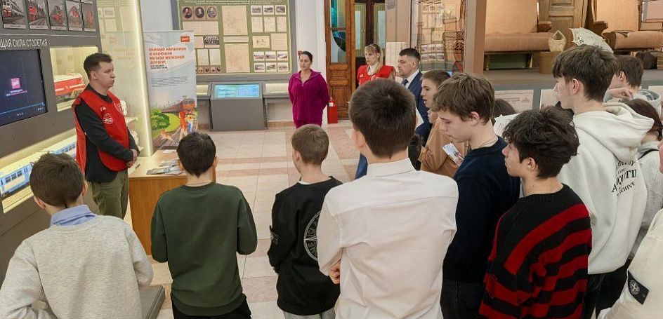 Урок безопасности провели железнодорожники на вокзале г. Орёл