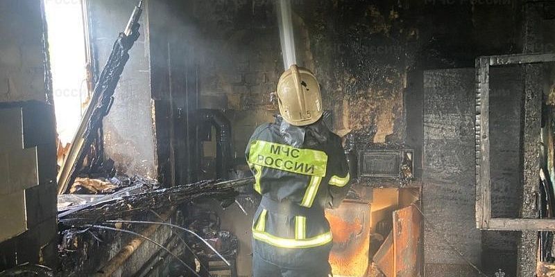 В Верховье сгорел дом: одна женщина погибла, вторая получила ожоги