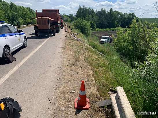 На орловской трассе грузовик насмерть сбил дорожного рабочего